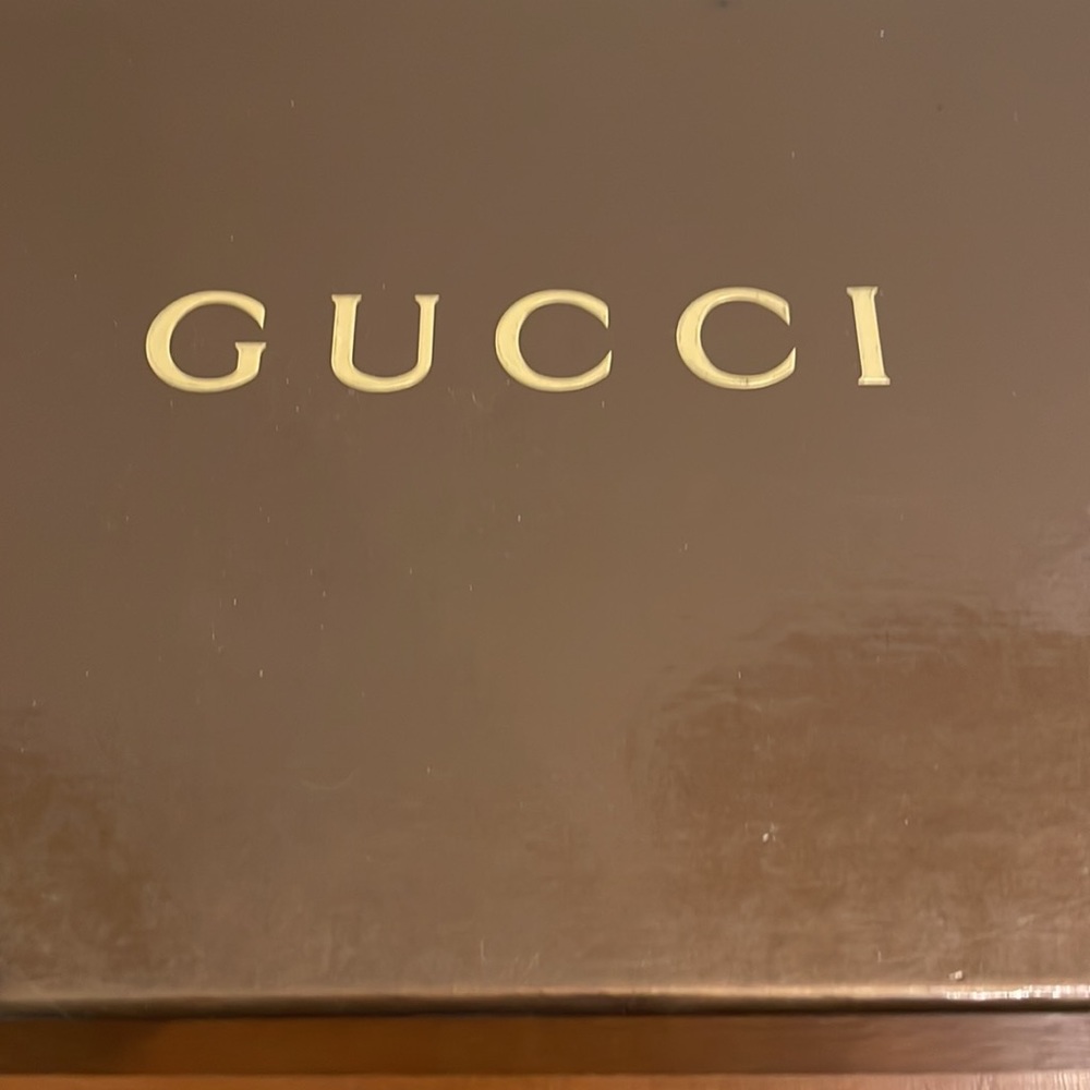 Gucci Gold Platform Pumps - Picture 4 of 7